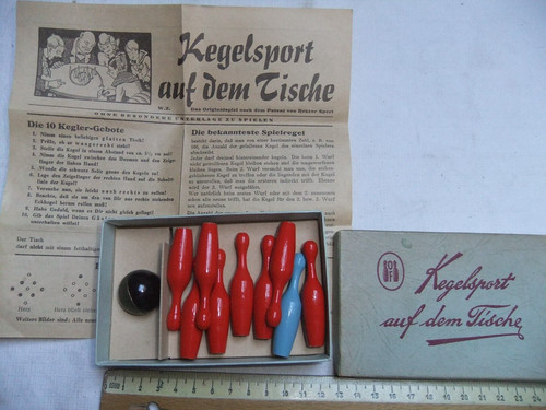 Kegelsport auf dem tische - auf,